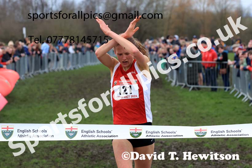 Senior Girls 2024 English Schools Cross Country Champs., Pontefract, March 16th.  Photo: David T. Hewitson/Sports for All Pics
